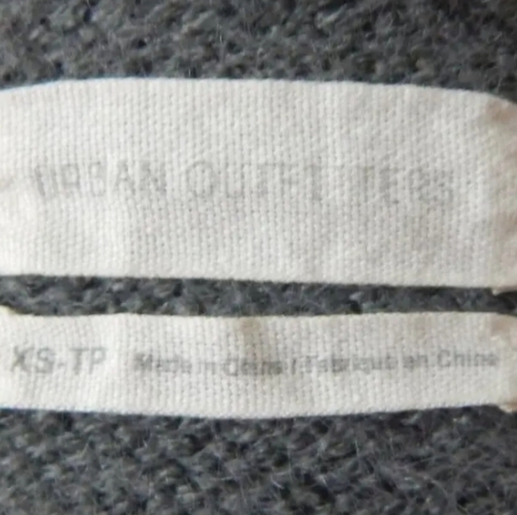 Urban Outfitters Spenser Fuzzy Crop Sweater - Picture 4 of 4